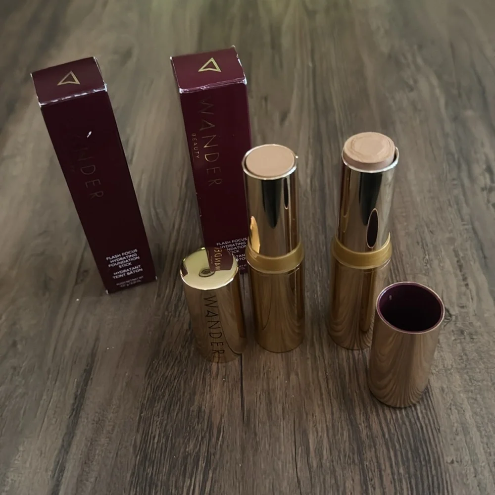 Wander Flash Focus Hydrating Stick Shade Golden Medium